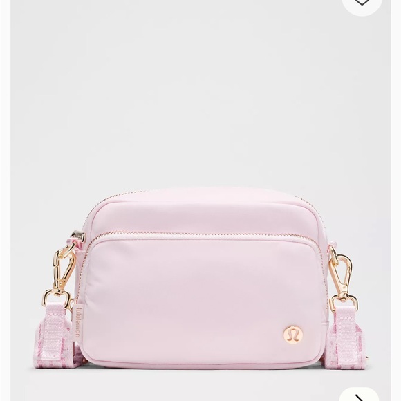 lululemon athletica 2L bag - Picture 6 of 7